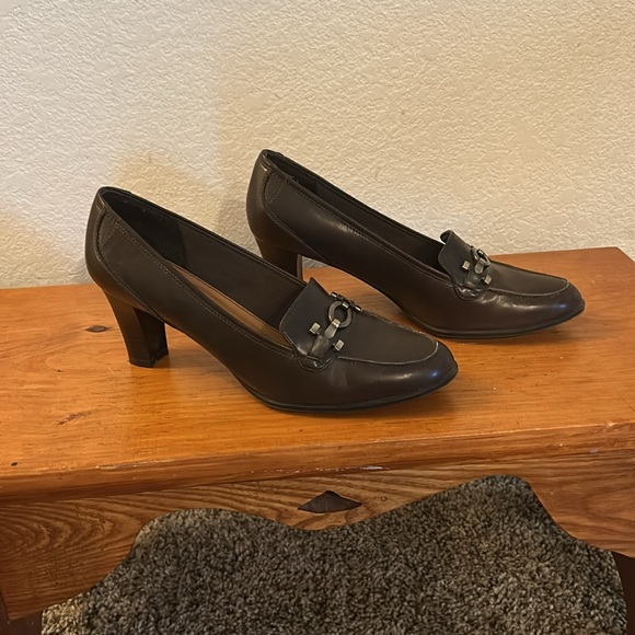 Women’s Life Stride Brown Heeled Loafers - Size 8.5 - Picture 2 of 7